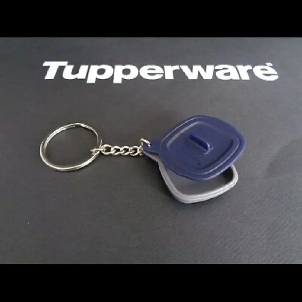 Tupperware Miniature MicroPro Grill Keychain - Picture 2 of 3